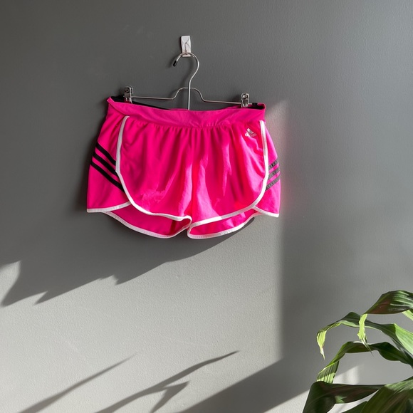 Womens Adidas sport shorts - Picture 2 of 4